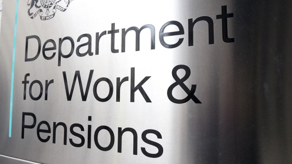£325 Water Bill Discount For People Receiving These 3 DWP Benefits