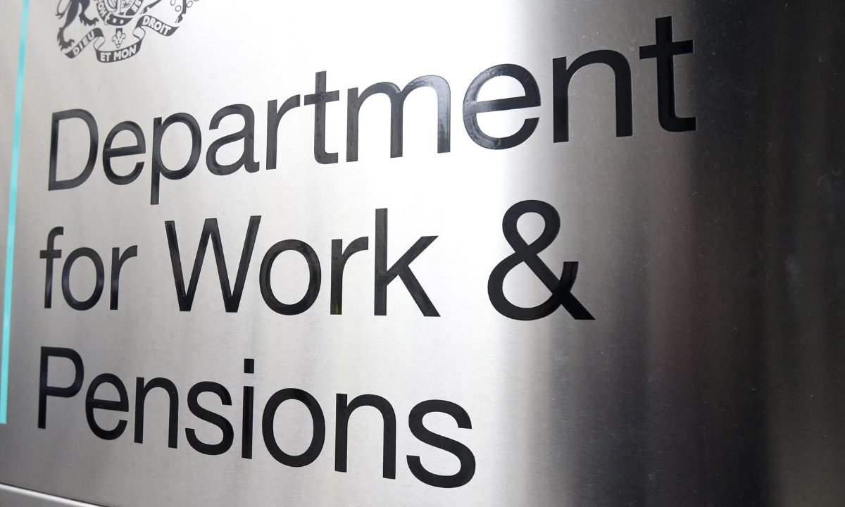 £325 Water Bill Discount For People Receiving These 3 DWP Benefits